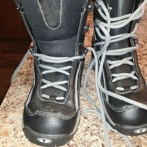 5150 Brigade Junior Youth Snowboard Boots Size 4